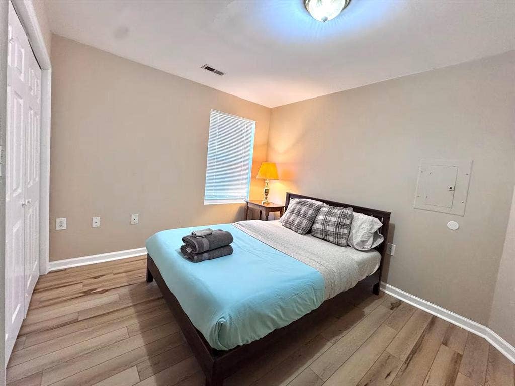 4 BR in Rockville