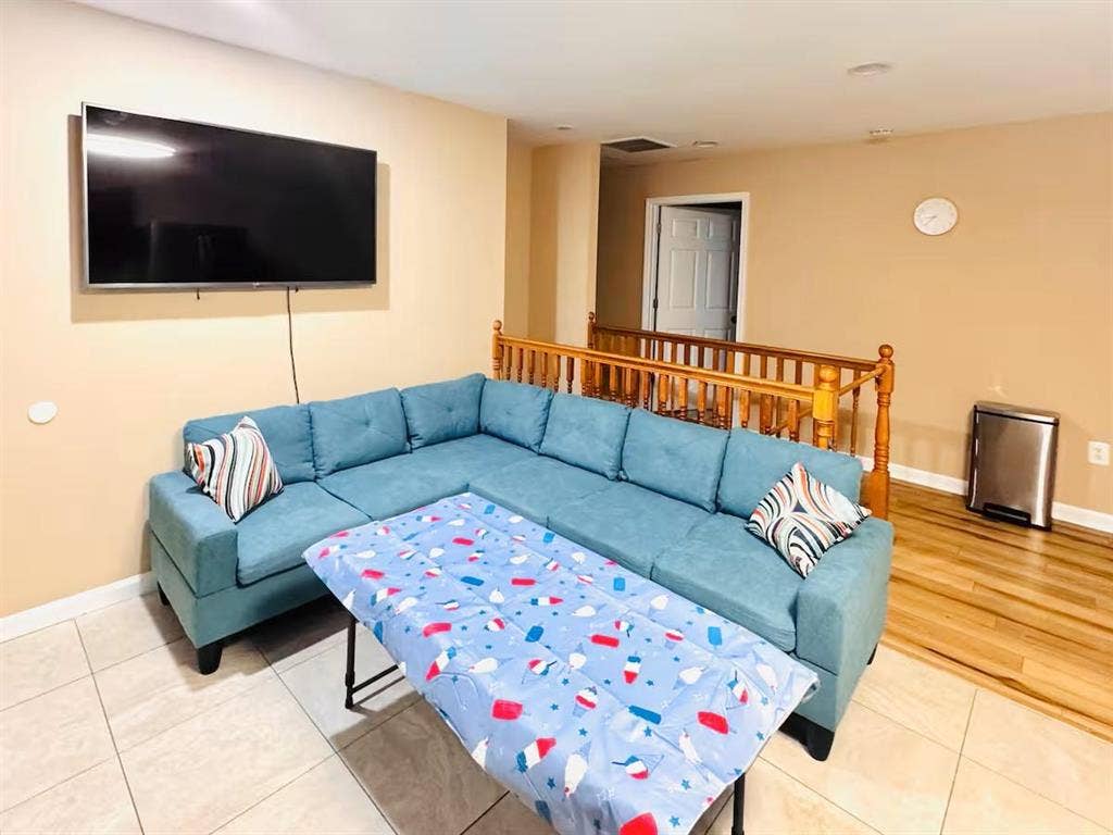 4 BR in Rockville