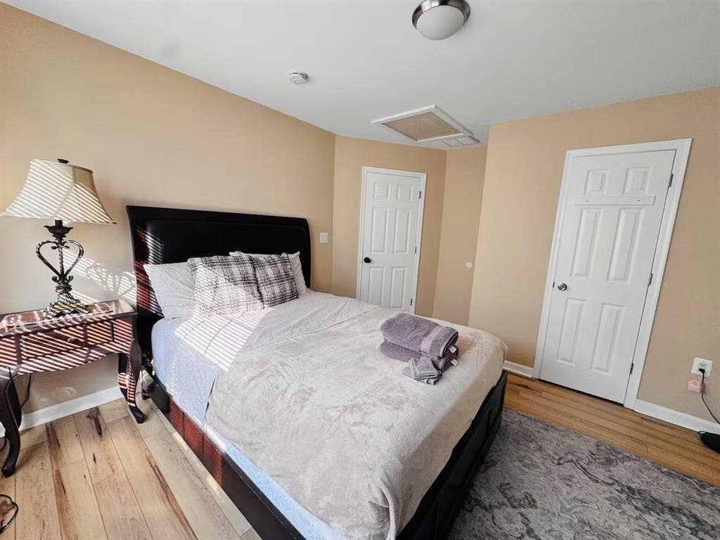 4 BR in Rockville