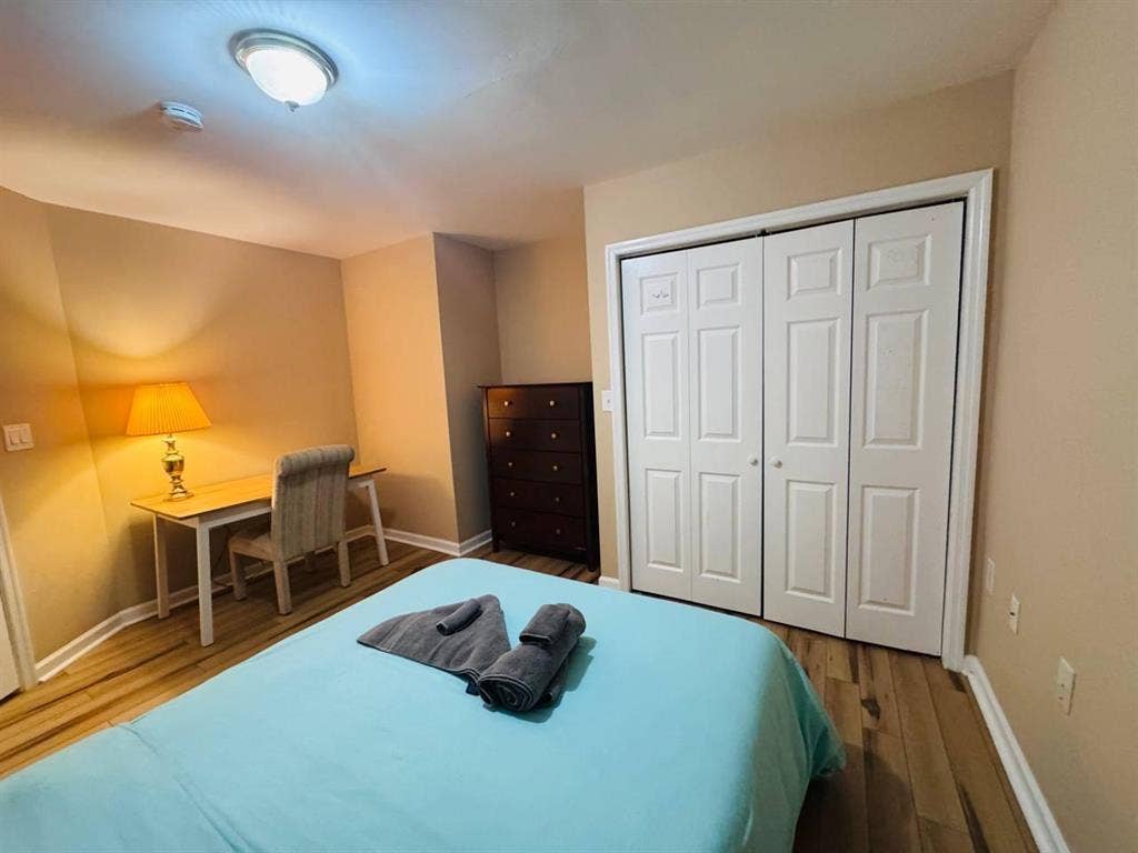 4 BR in Rockville
