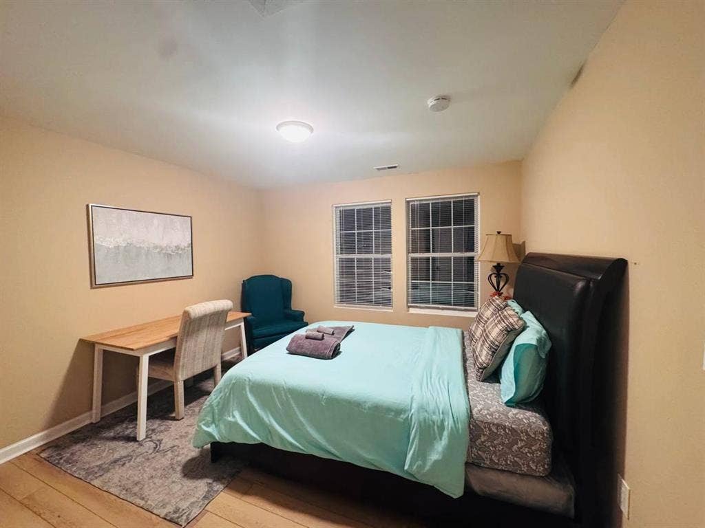 4 BR in Rockville