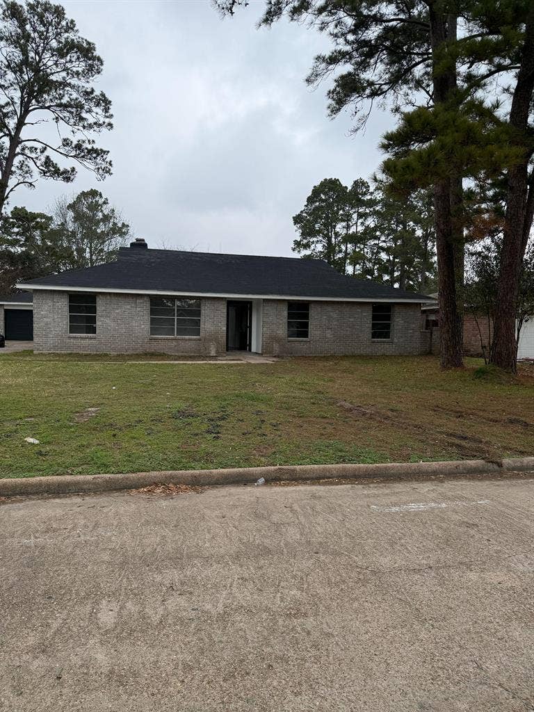 3 BR in Spring