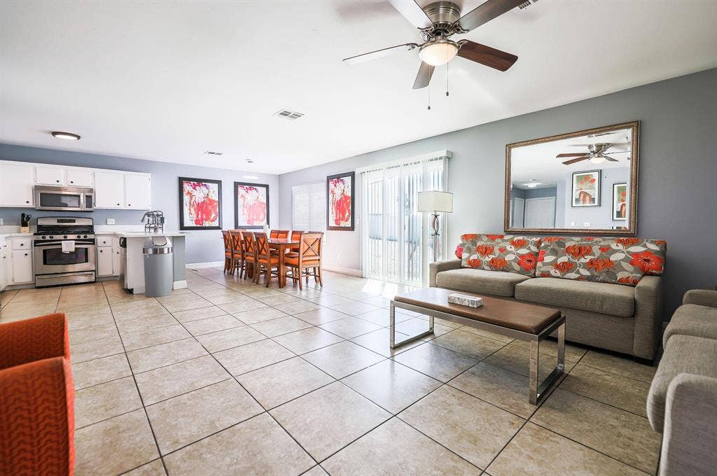 5 BR in Las Vegas