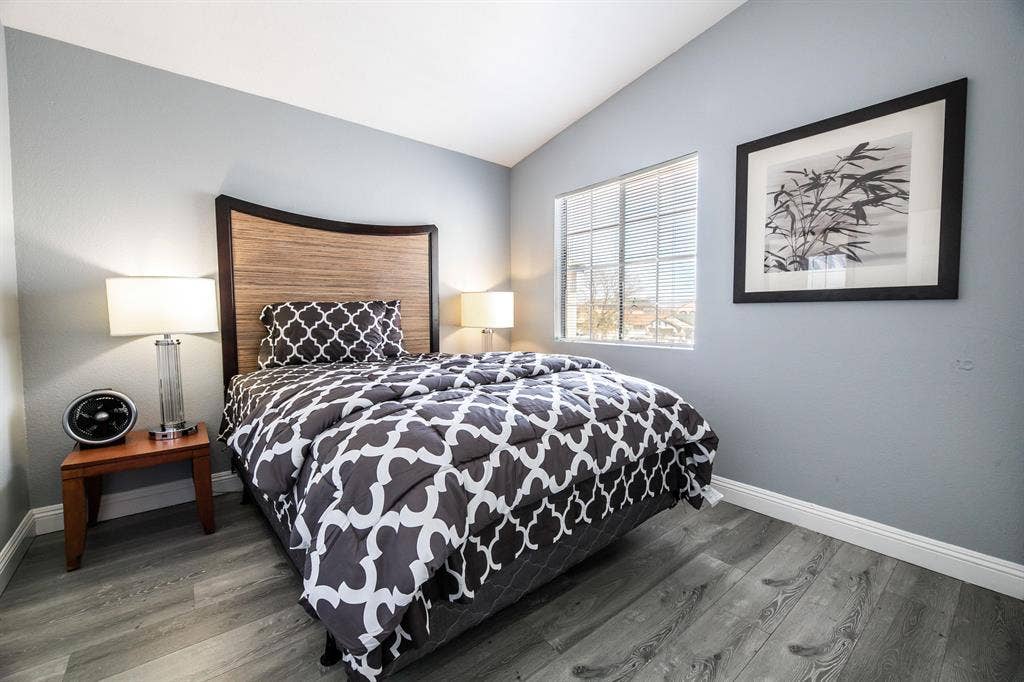 5 BR in Las Vegas