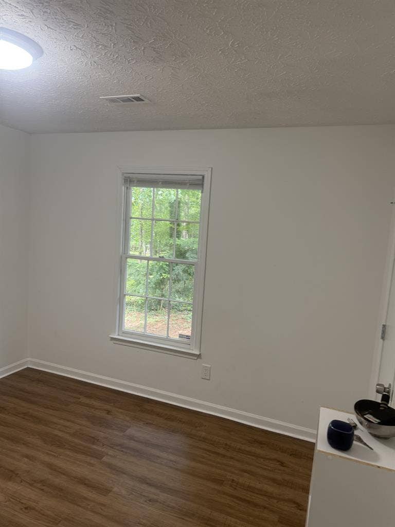 $800private room utilities included