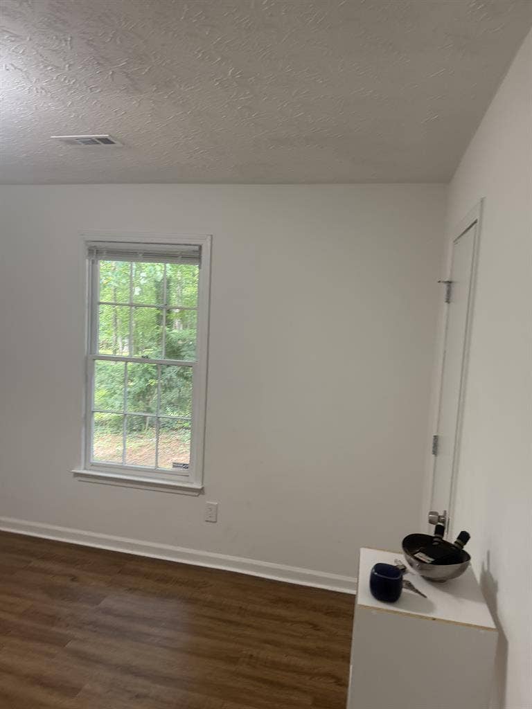 $800private room utilities included