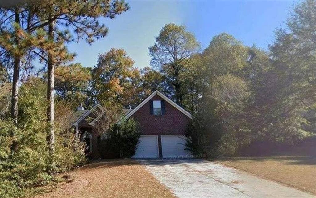 6 BR in Lawrenceville