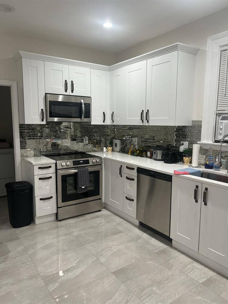 Private Bed and Bath in Blue House