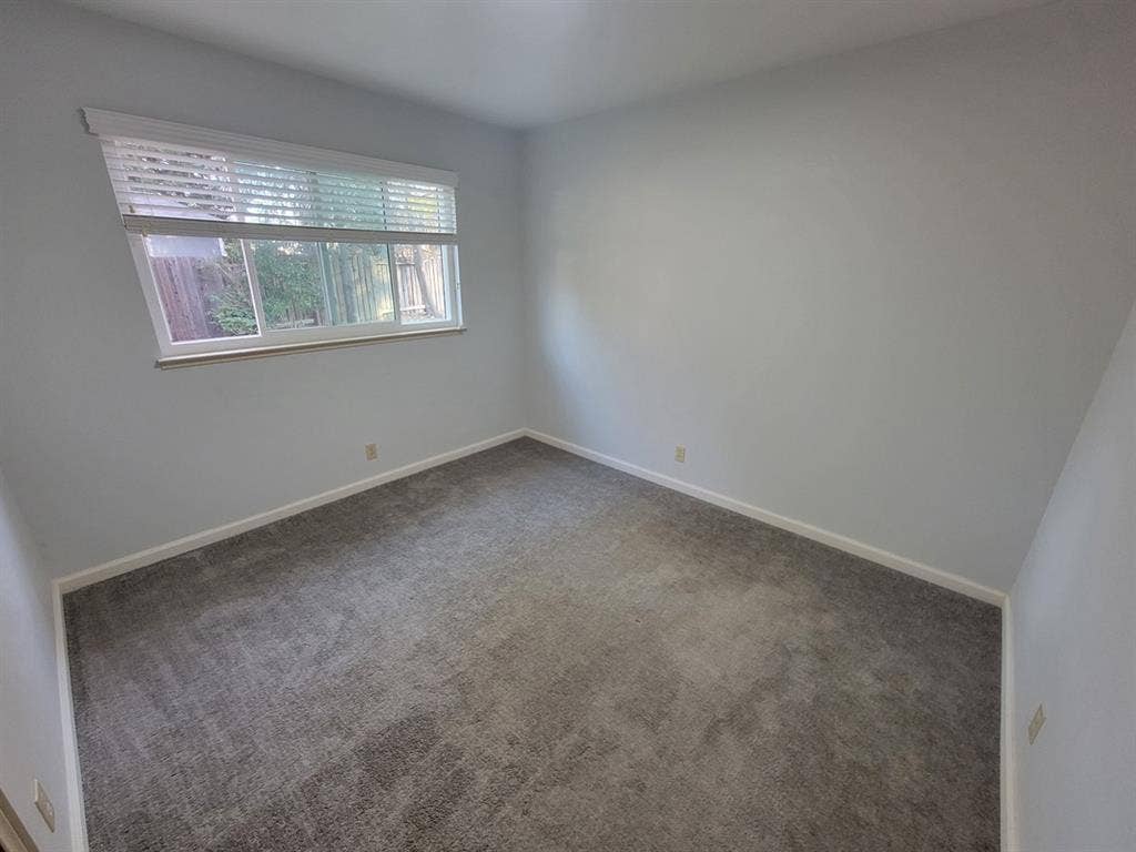 Room available in Fairfield,CA.