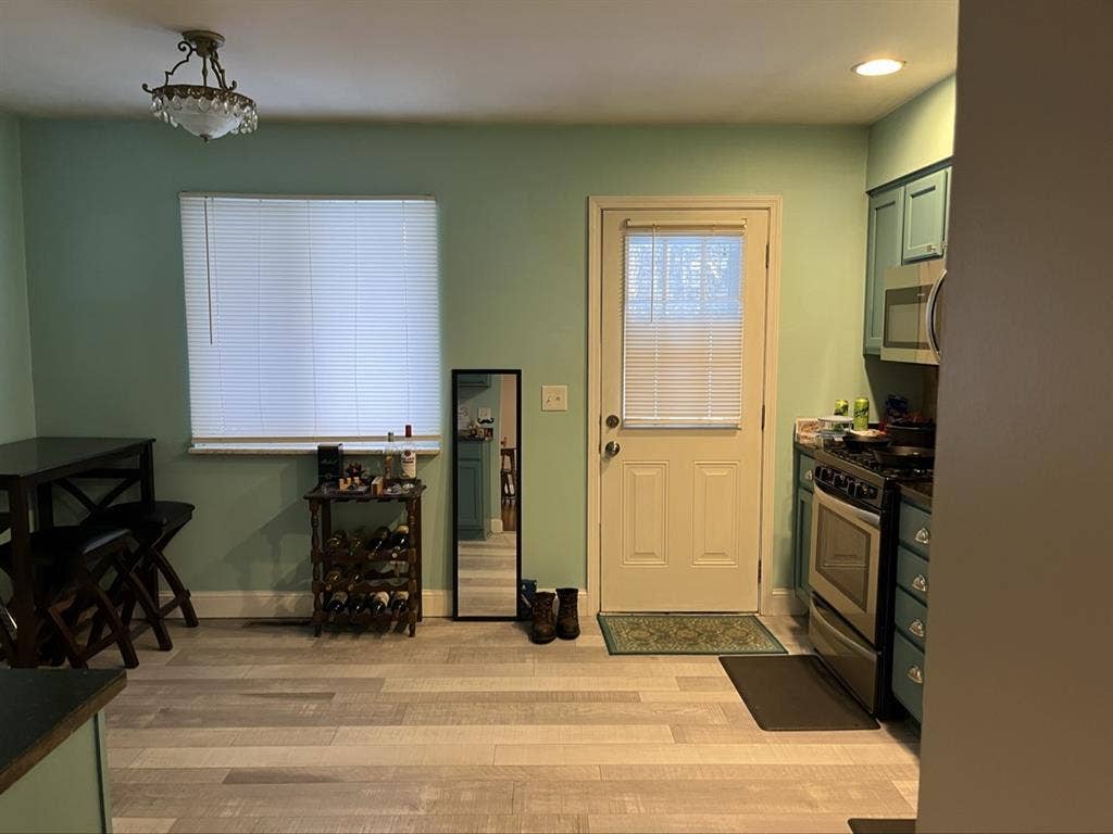 Room for rent Sharon Heightss