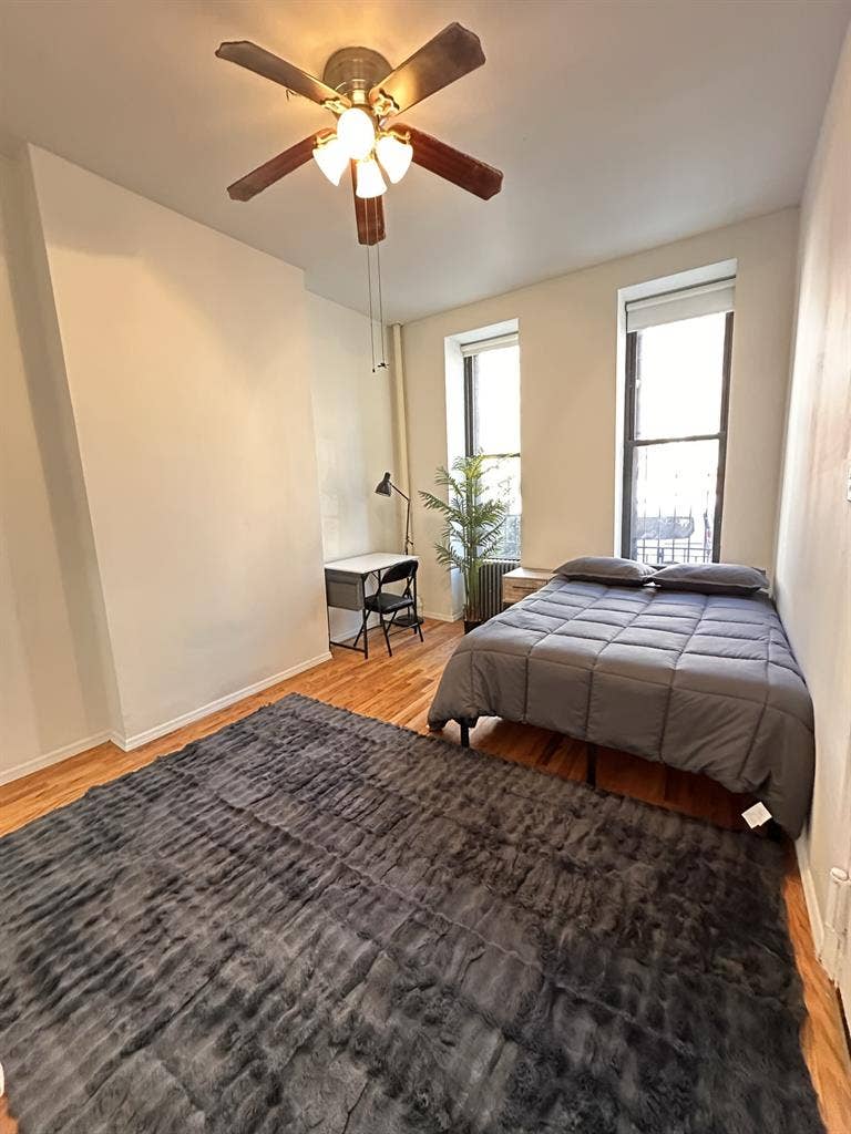Beautiful
Large Bedroom in Manhattan