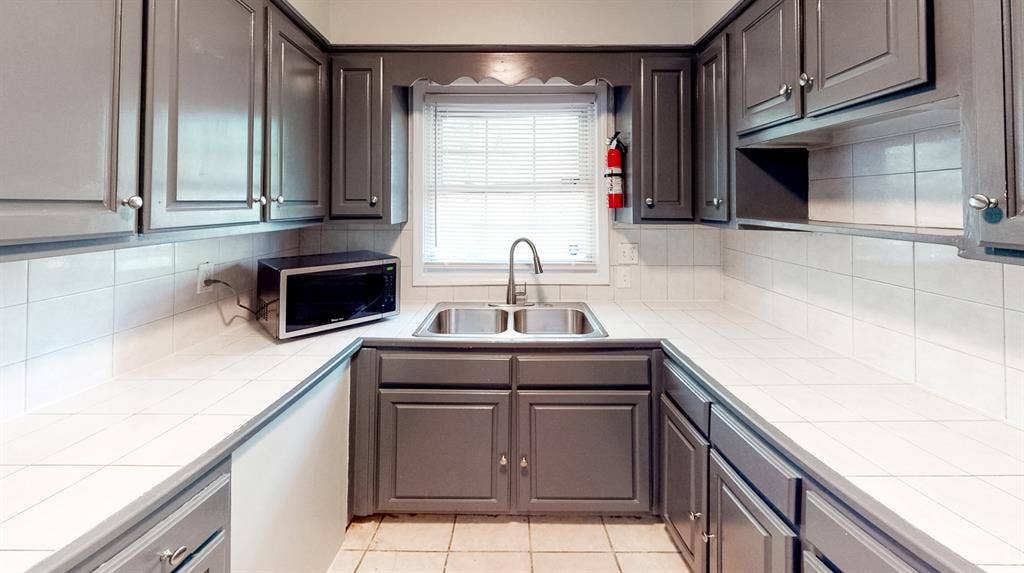 9 BR in Stone Mountain