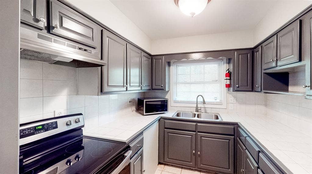 9 BR in Stone Mountain