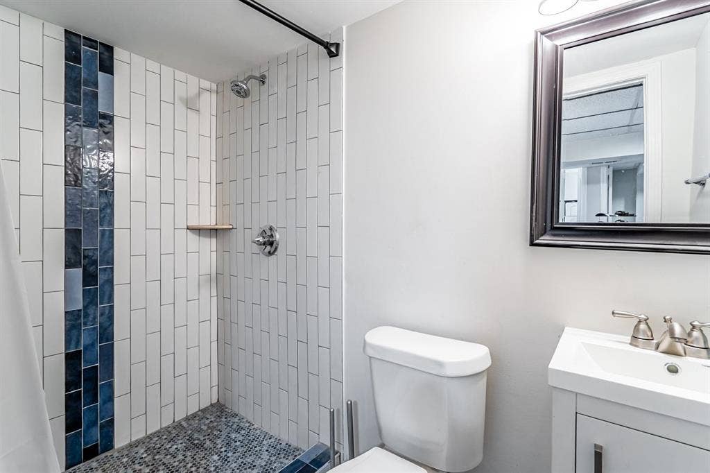 8 BR in Riverdale