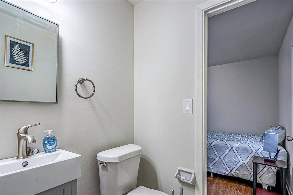 8 BR in Riverdale