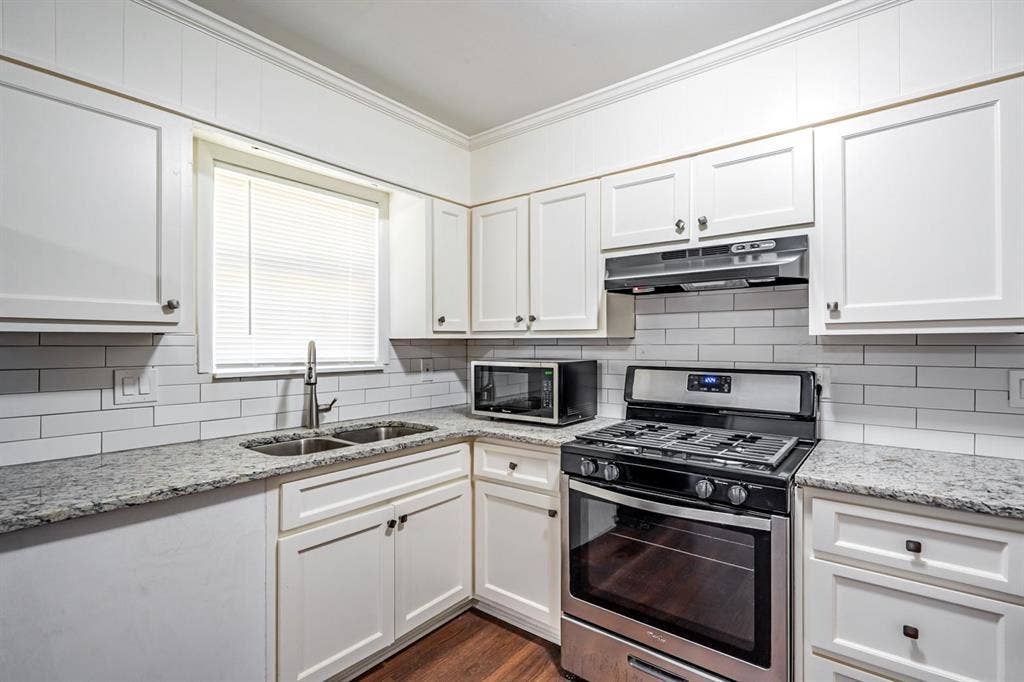 8 BR in Riverdale