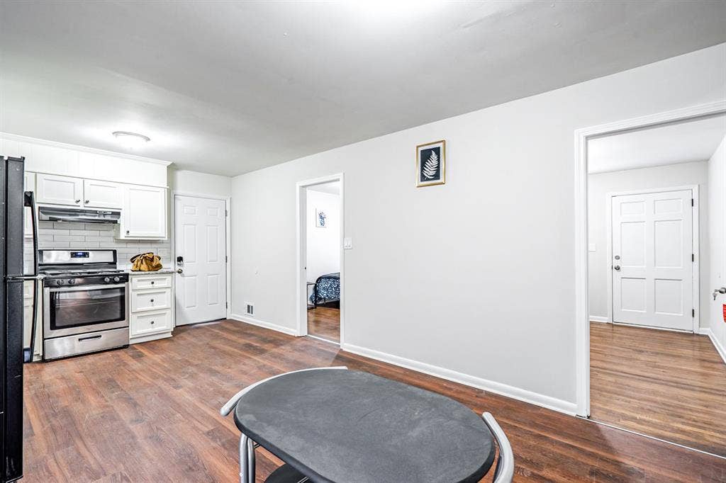 8 BR in Riverdale