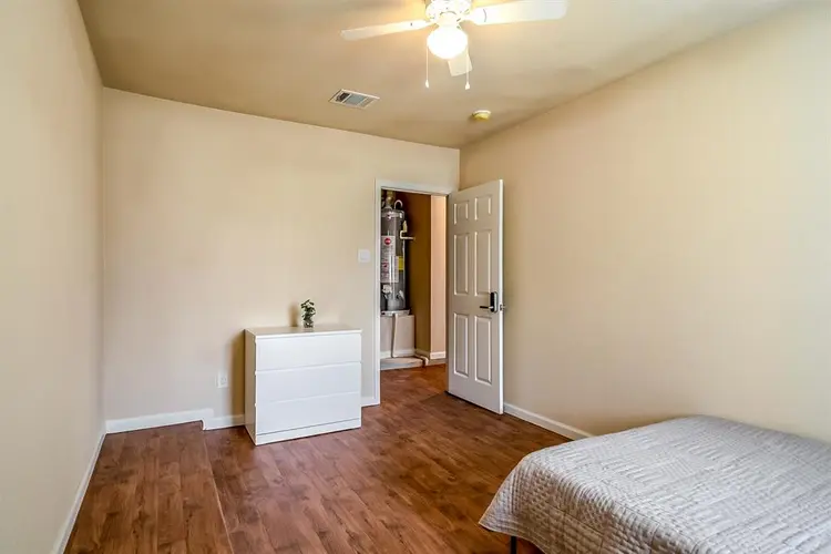 8 BR in Houston