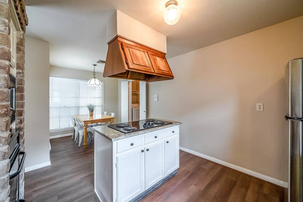 8 BR in Houston