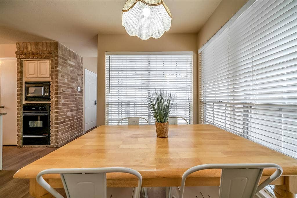 8 BR in Houston