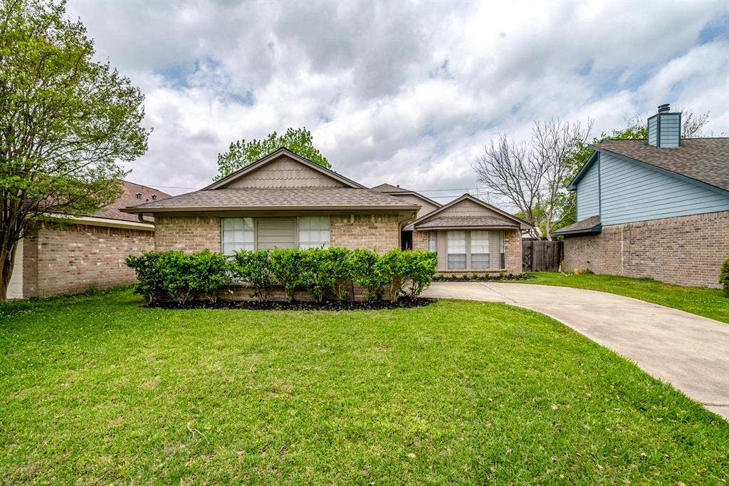 8 BR in Houston