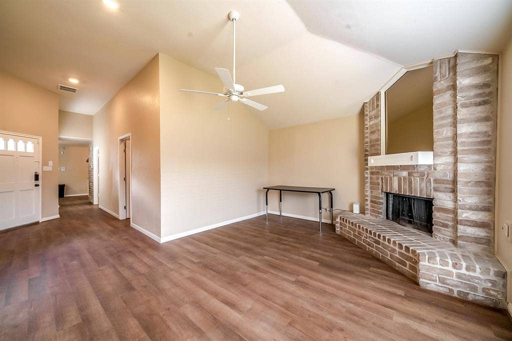 8 BR in Houston
