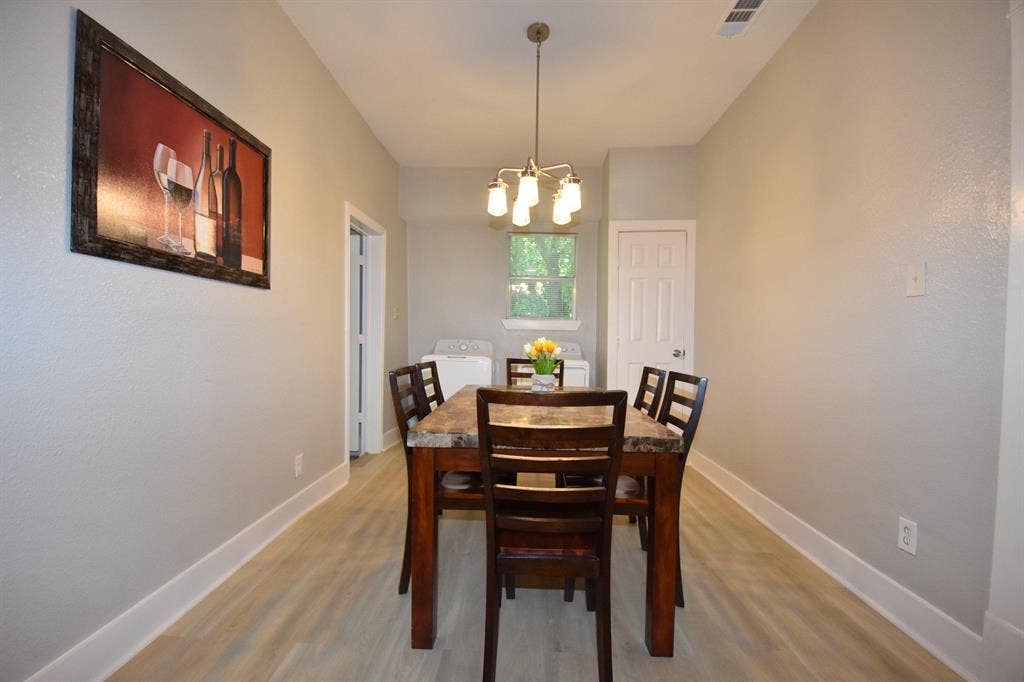 4 BR in Dallas