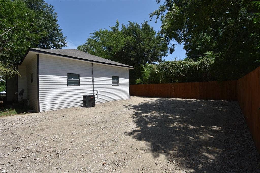 4 BR in Dallas