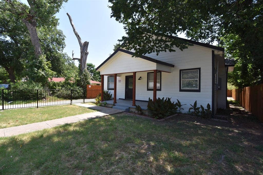 4 BR in Dallas