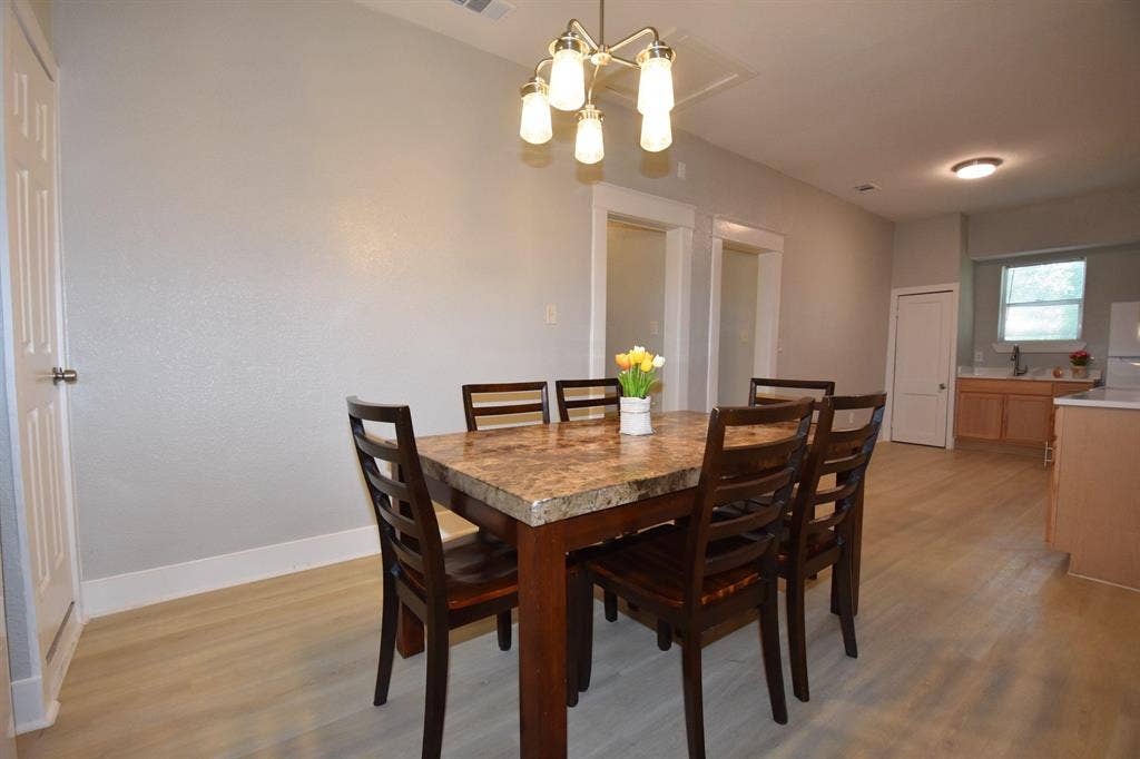 4 BR in Dallas