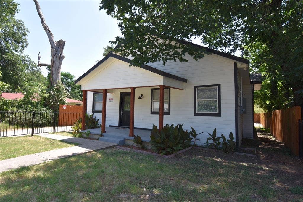 4 BR in Dallas