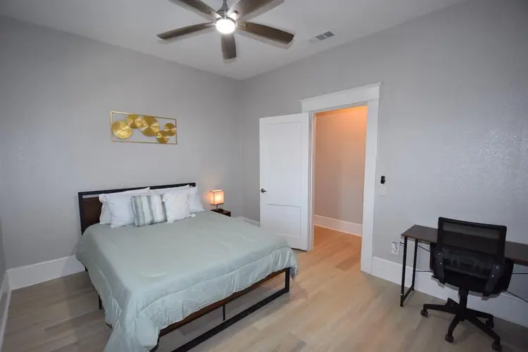 4 BR in Dallas