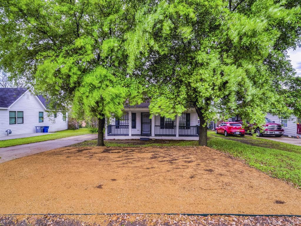 5 BR in Dallas