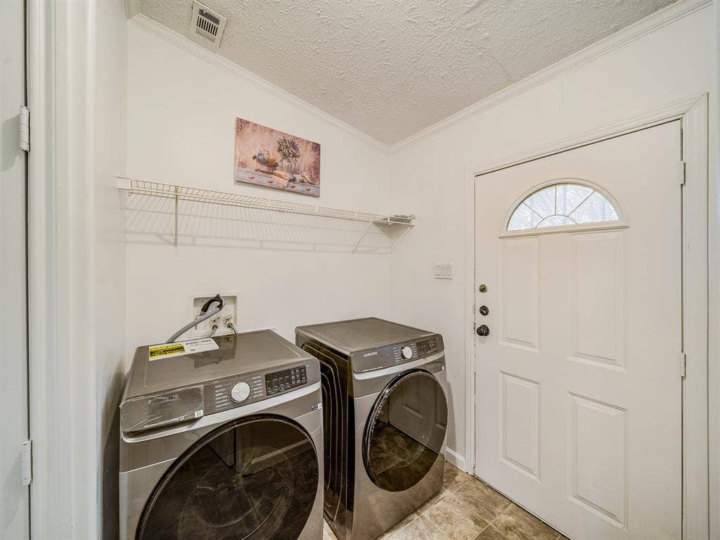 5 BR in Dallas