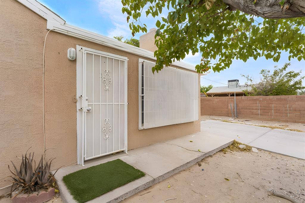 6 BR in North Las Vegas
