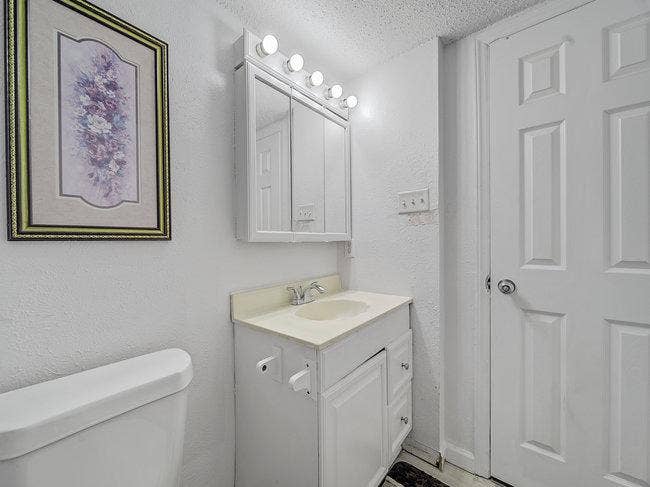7 BR in Arlington