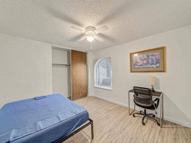 7 BR in Arlington
