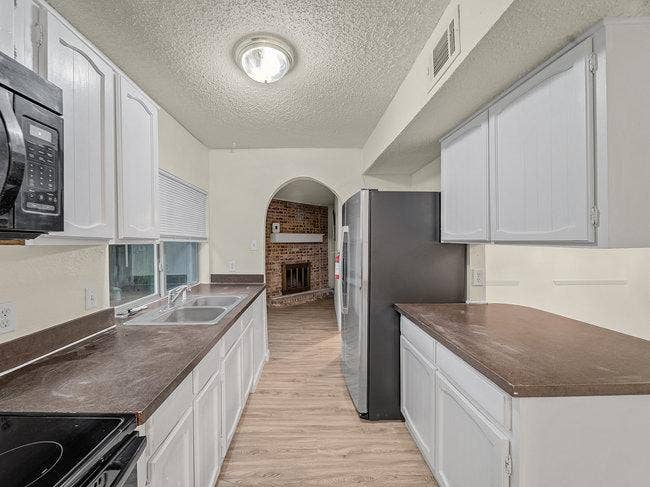 7 BR in Arlington