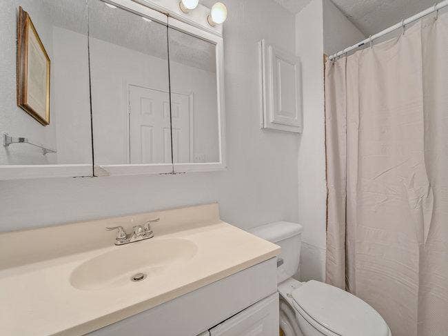7 BR in Arlington