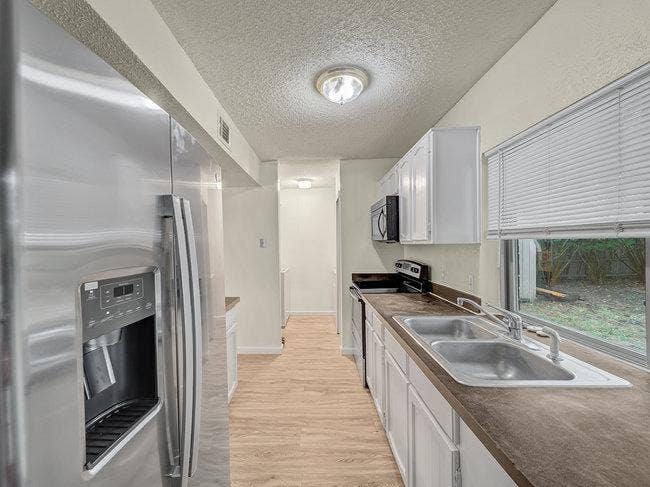 7 BR in Arlington