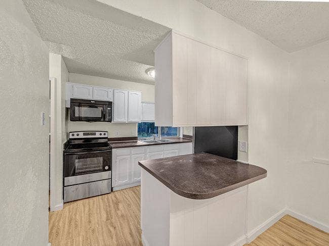 7 BR in Arlington