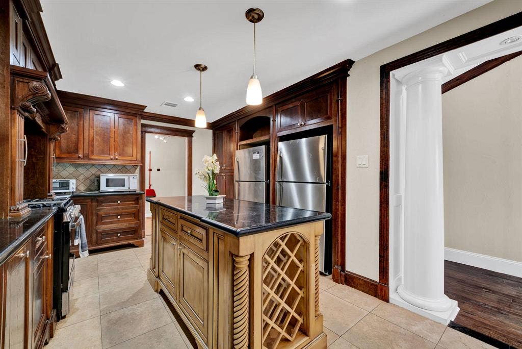 6 BR in Houston