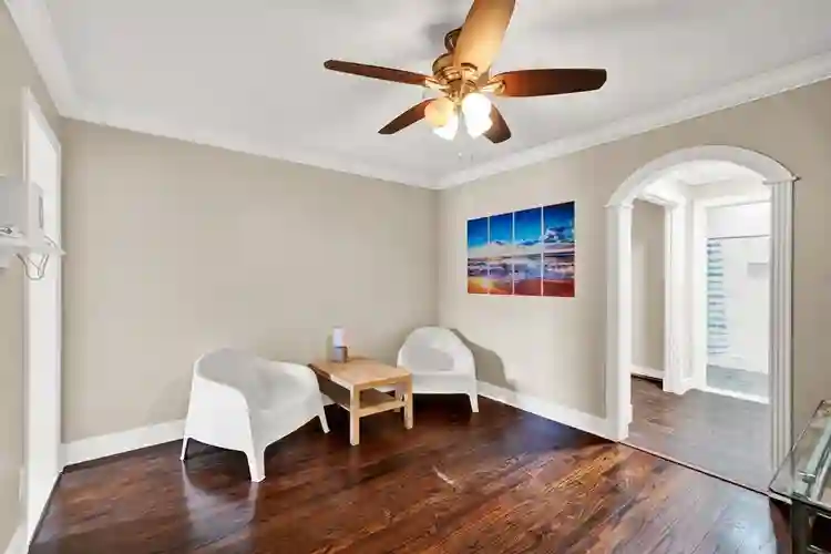 6 BR in Houston