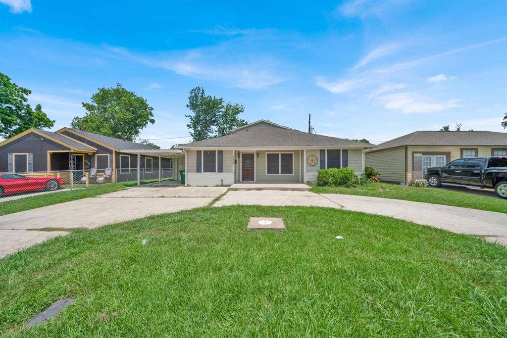 6 BR in Houston