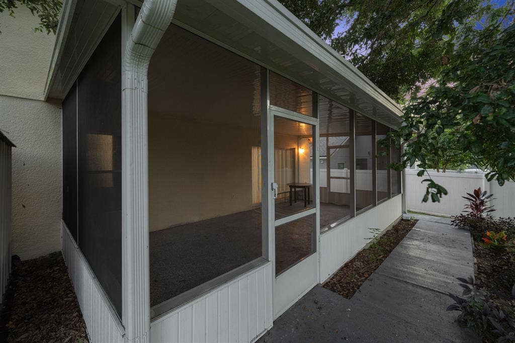 4 BR in Davenport