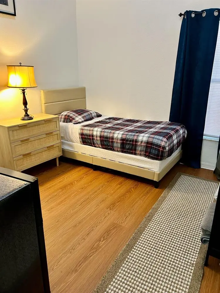 4 BR in Davenport