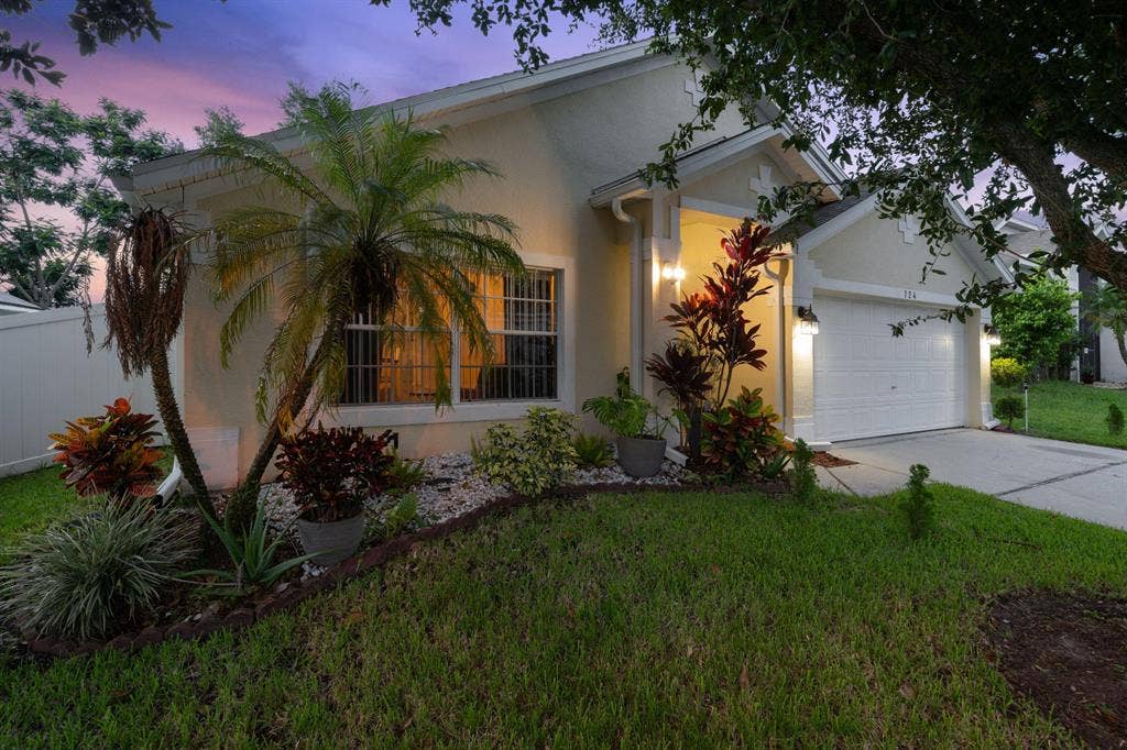 4 BR in Davenport