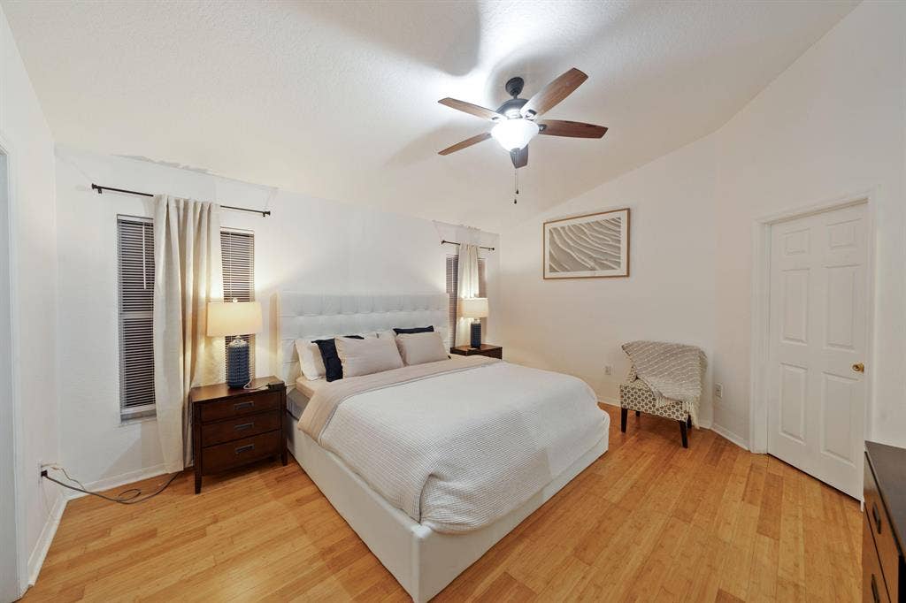 4 BR in Davenport