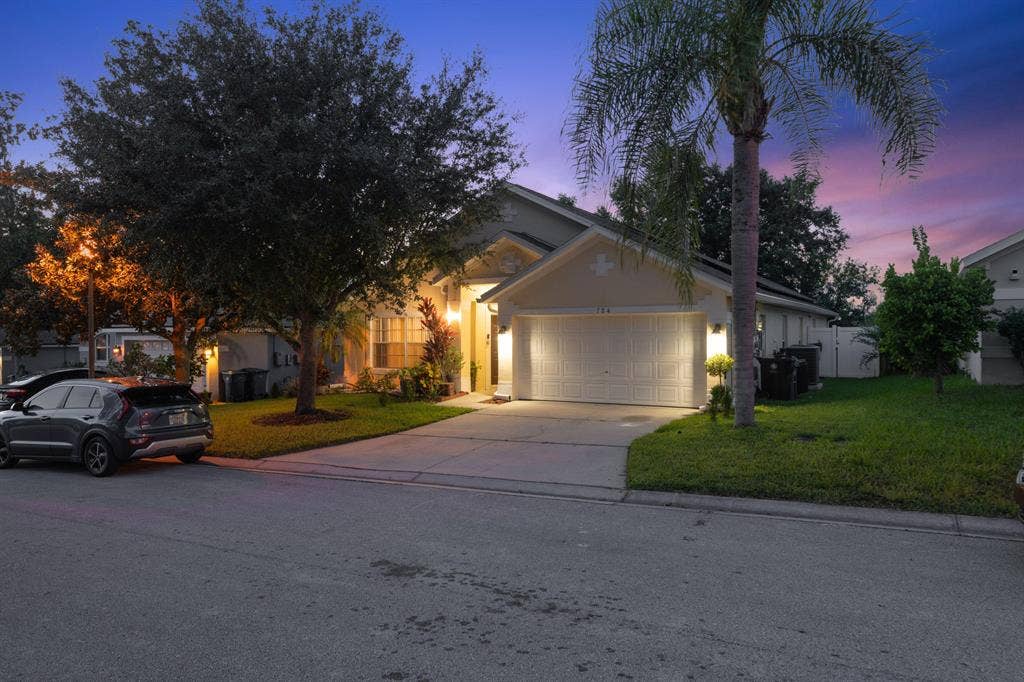 4 BR in Davenport