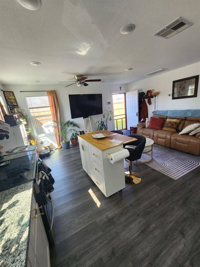 1 BR in Houston